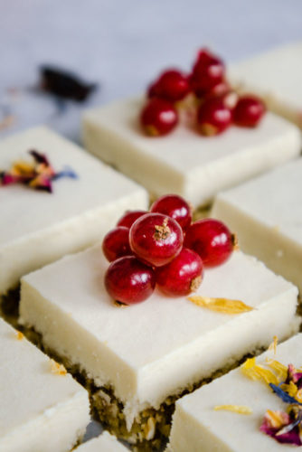 roh vegane lemon bars mit ribisel