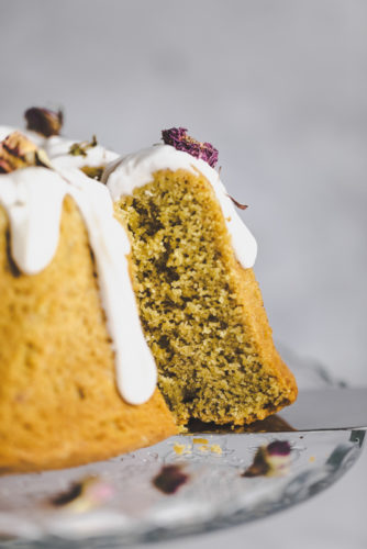 veganer gugelhupf mit zitronenglasur