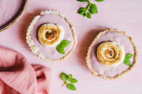 vegane tartelletes mit haselnusscreme und erdbeer mousse mit kornelia