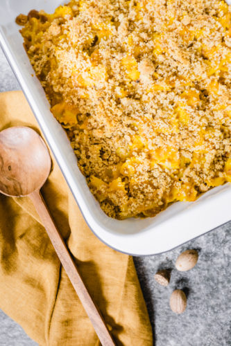 veganes Kürbis Mac and Cheese in der Auflaufform