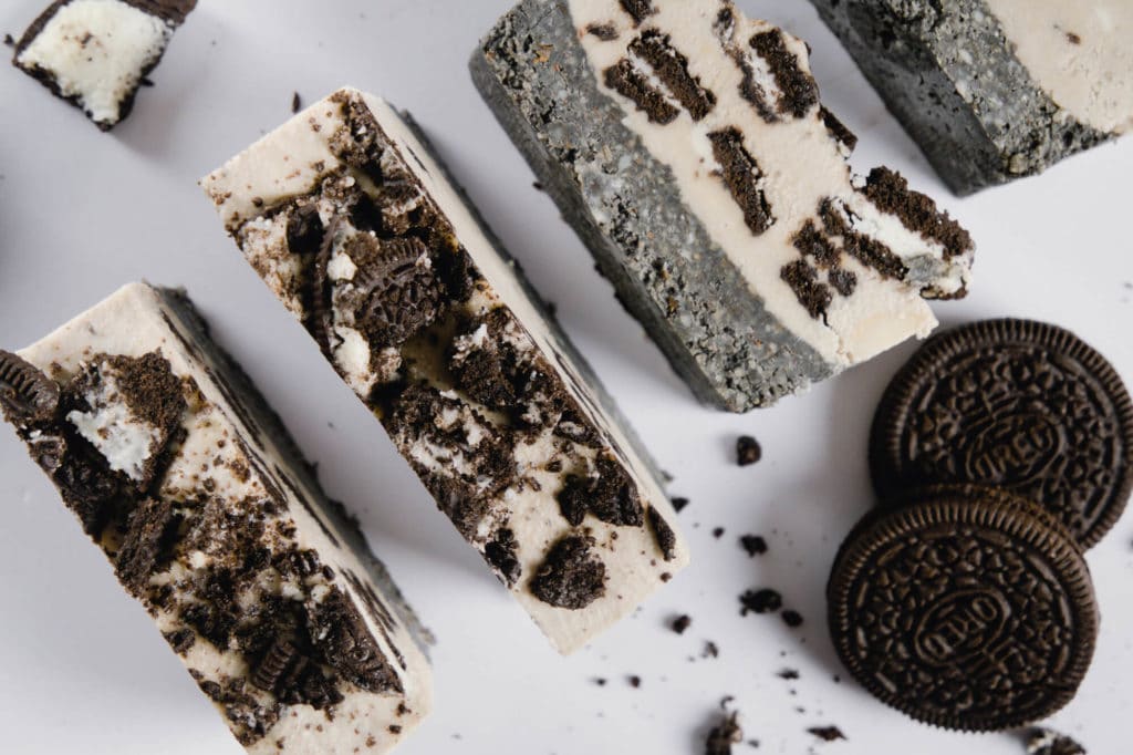 oreo eis kuchen mit aktivkohle vegan