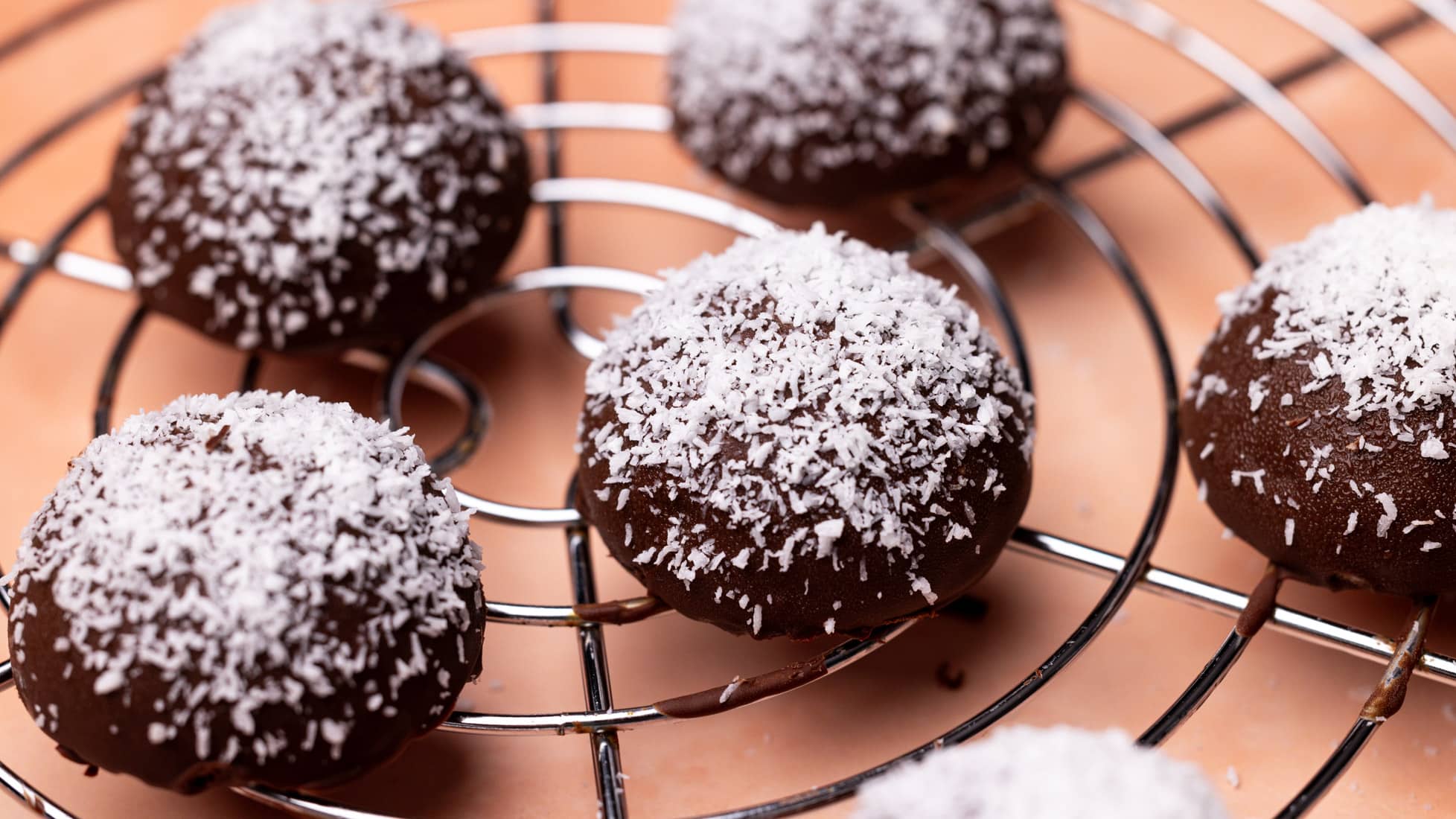 Schoko Marzipan Dattel Bites