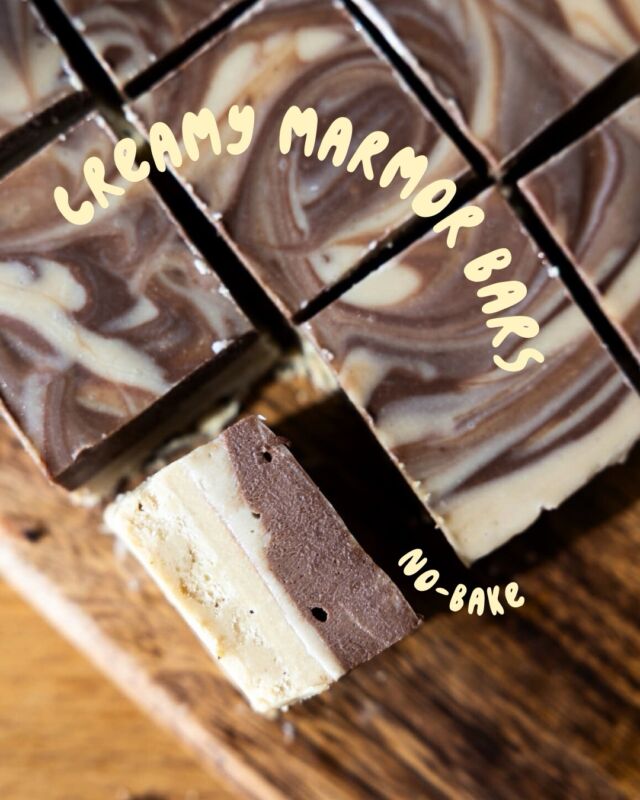 No-Bake Marmor Bars – roh, vegan & traumhaft cremig!
Mein absolutes Lieblingsrezept der letzten Monate. 🥹Die Bars bestehen aus einem soften Nussboden der wie Keksteig schmeckt und einer zarten Marmorcreme aus Cashews, Vanille & rohem Kakao. Ganz ohne Backen, glutenfrei und voller guter Zutaten 🌱.

#nobake #rohvegan #plantcakes #gesundnaschen #marmorkuchen